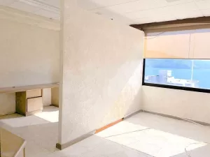 CAD Torre Latina. Oficina piso 9. 5 estacionamientos. Vista al mar